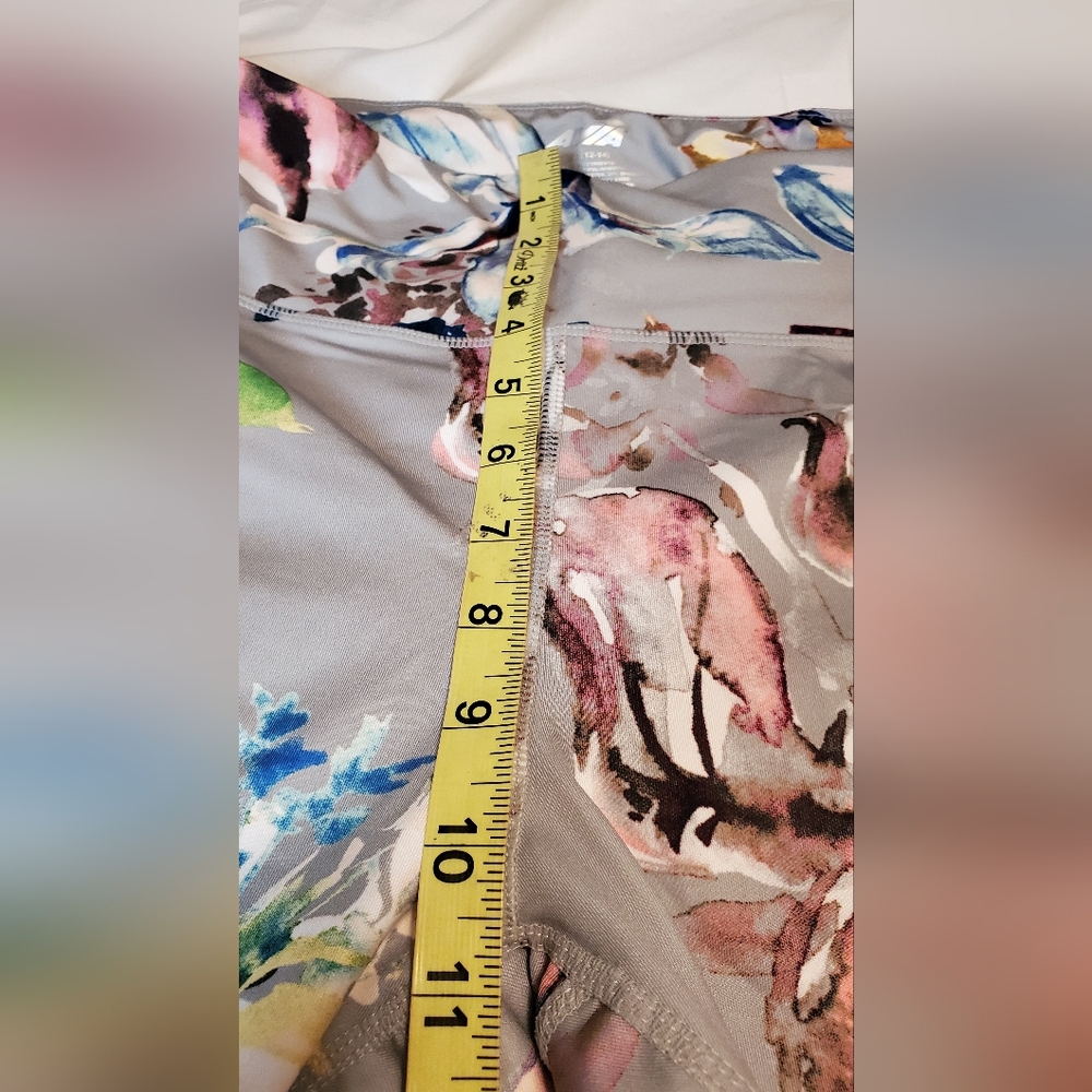 NWOT Avia Women's Floral Gray Leggings Size:L (12-14) - Picture 8 of 10